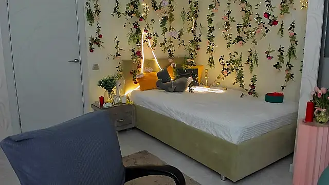 AirySilhouette online show from March 24, 4:06 am