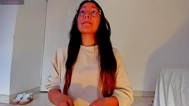 Julieta Lein  online show from January 8, 8:11 pm