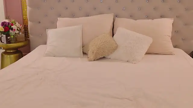 LilyLevine online show from January 13, 5:02 am