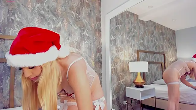 AlejaPalmer online show from December 19, 2:40 am