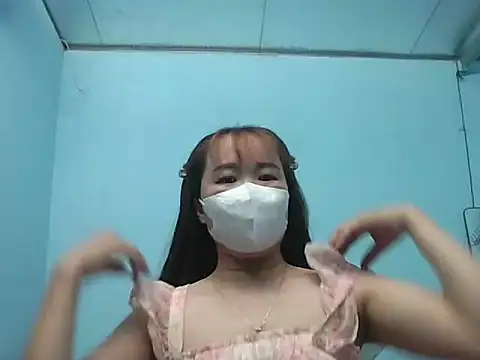 Snapshot of LinhChi09 chatting on June 16, 1:47 pm LinhChi09 online show from June 16, 1:47 pm