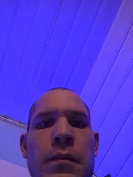 Snapshot of Spielzeugtwink chatting on February 3, 11:10 pm Spielzeugtwink online show from February 3, 11:10 pm