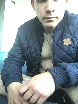 Snapshot of Spielzeugtwink chatting on June 1, 5:58 pm Spielzeugtwink online show from June 1, 5:58 pm