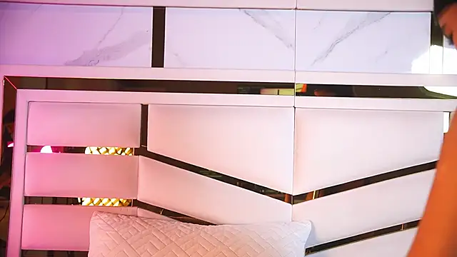 luciana agudelo online show from February 17, 7:09 pm