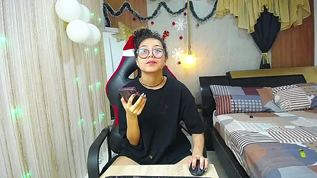 sweett love  online show from December 1, 5:12 am