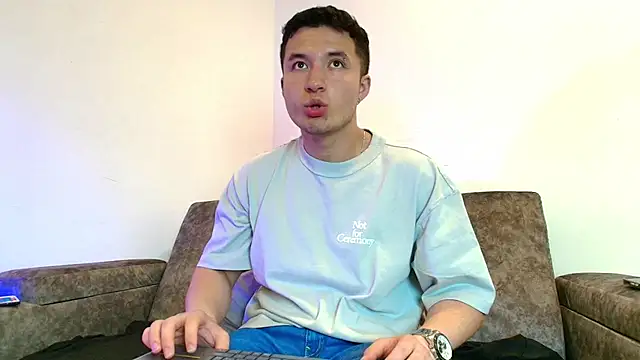 Ethan-Connor online show from December 5, 7:43 pm