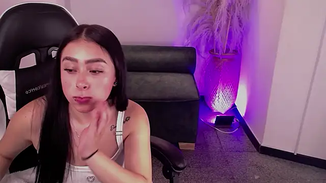 Snapshot of vallolett chatting on November 20, 6:18 pm vallolett online show from November 20, 6:18 pm