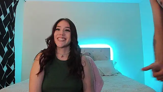 stanandrose  online show from April 11, 5:12 am