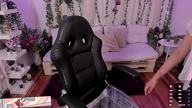 little xioo  online show from January 12, 8:14 pm