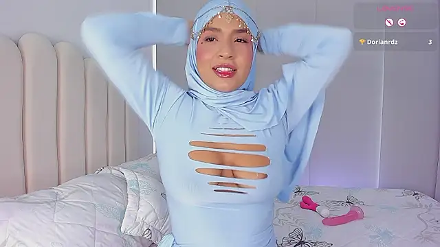 Amira-Zahra online show from March 17, 6:33 pm