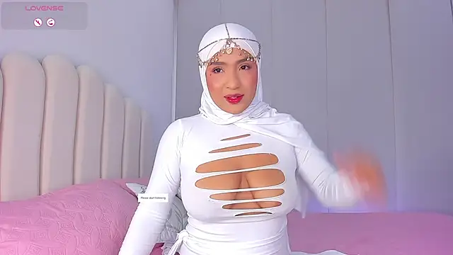 Snapshot of Amira-Zahra chatting on June 26, 10:25 pm Amira-Zahra online show from June 26, 10:25 pm