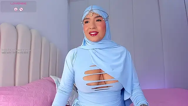 Snapshot of Amira-Zahra chatting on July 14, 10:04 pm Amira-Zahra online show from July 14, 10:04 pm