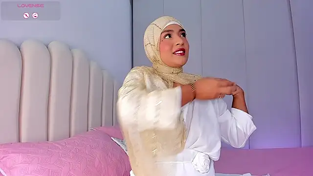 Snapshot of Amira-Zahra chatting on July 15, 11:21 pm Amira-Zahra online show from July 15, 11:21 pm