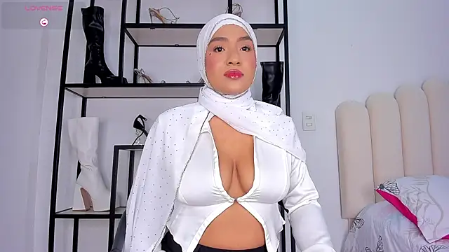 Snapshot of Amira-Zahra chatting on July 23, 10:29 pm Amira-Zahra online show from July 23, 10:29 pm
