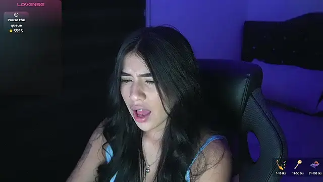 Snapshot of leyla_sanss chatting on November 20, 12:33 am leyla sanss online show from November 20, 12:33 am