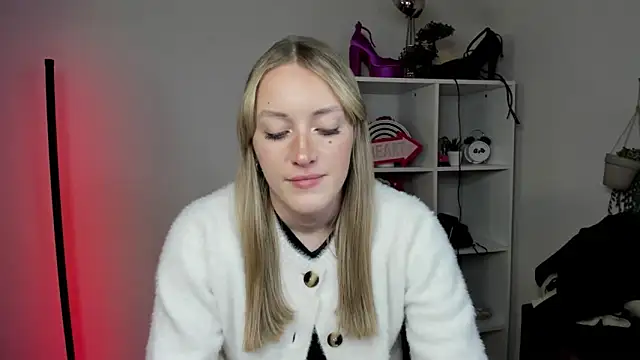 EvelynBlond online show from March 26, 6:24 pm