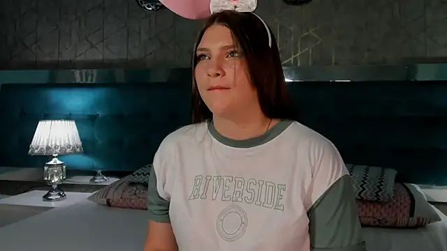 LiiaVelvet online show from April 7, 3:51 am