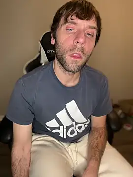 Snapshot of strippingmale1 chatting on November 20, 12:44 am strippingmale1 online show from November 20, 12:44 am