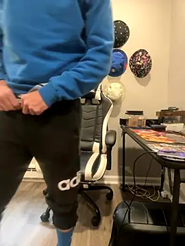 Snapshot of strippingmale1 chatting on December 1, 3:06 pm strippingmale1 online show from December 1, 3:06 pm