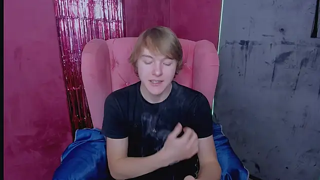 DonaldWoon online show from December 14, 9:52 pm