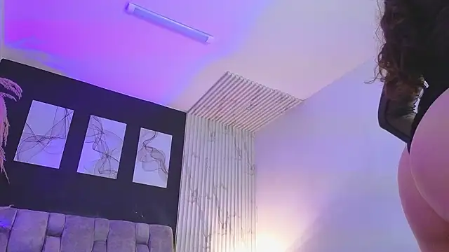 Snapshot of dahianae__ chatting on February 2, 7:34 pm dahianae online show from February 2, 7:34 pm