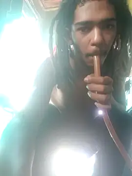 Eezxxx online show from February 8, 1:25 pm