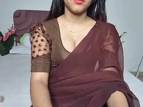 Husan-e-Jasmine online show from February 17, 6:25 pm