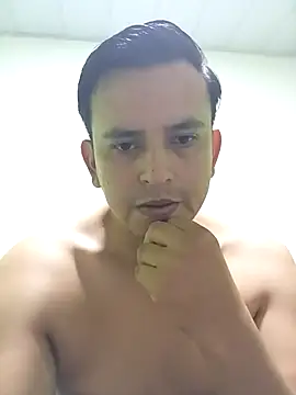 Snapshot of art-e9-2 chatting on November 28, 1:25 pm art-e9-2 online show from November 28, 1:25 pm