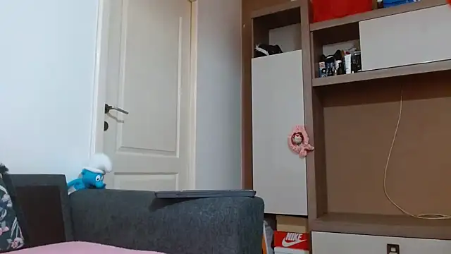 Erii18 online show from April 14, 11:49 am