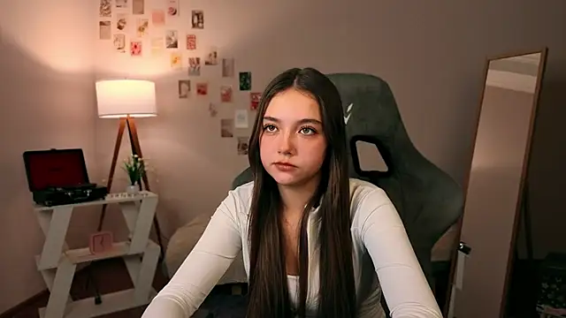 Snapshot of Vexorine chatting on November 21, 8:18 pm Vexorine online show from November 21, 8:18 pm