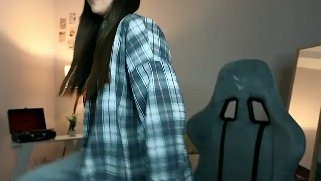 Vexorine online show from April 12, 7:30 pm