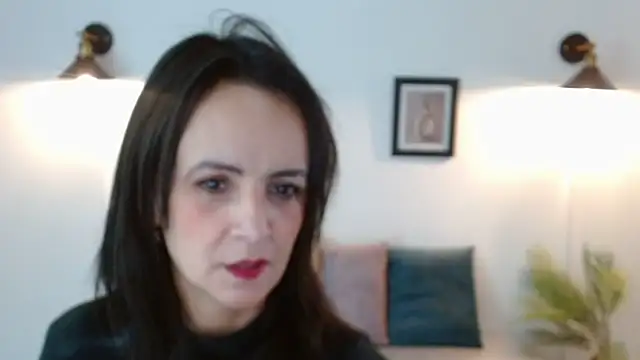 Juliana  lx online show from April 7, 1:44 pm