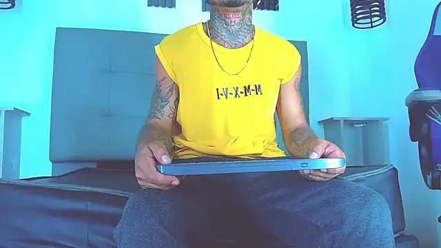 Hot Latino x online show from January 10, 12:40 pm