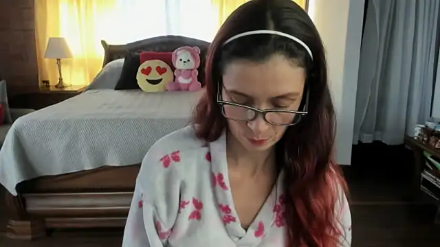 Charlotte-Willson online show from March 30, 9:05 pm