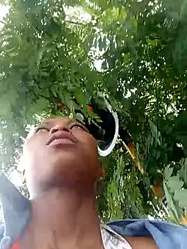 Sweethoneypot25 online show from March 4, 9:37 am