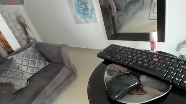 Snapshot of MafeArias23 chatting on February 26, 2:27 pm MafeArias23 online show from February 26, 2:27 pm