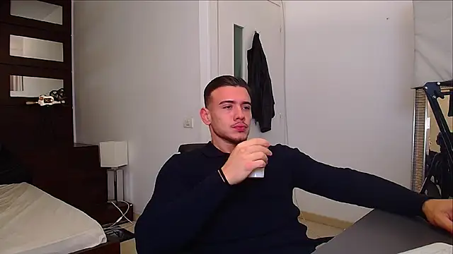 ElijahThorne online show from November 24, 5:29 am