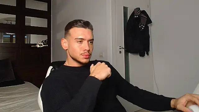 ElijahThorne online show from January 16, 6:06 am