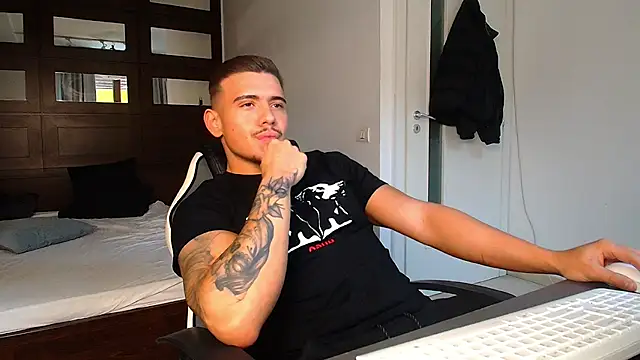 ElijahThorne online show from February 19, 10:22 am