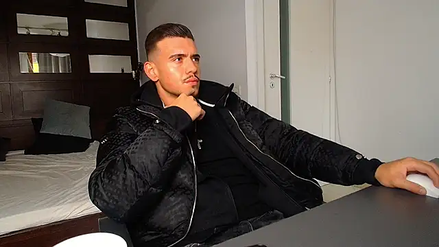 ElijahThorne online show from February 24, 6:33 am