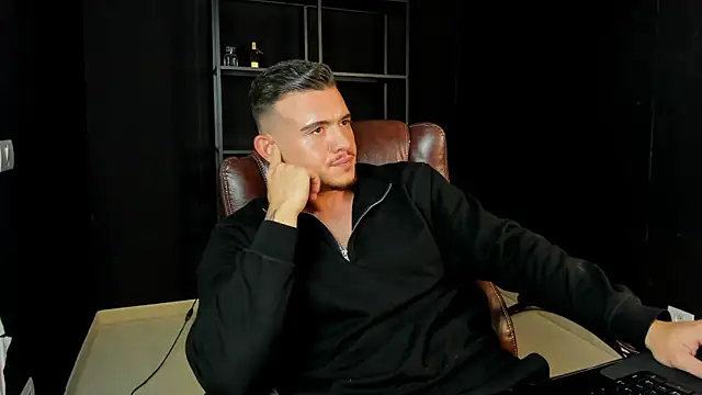 ElijahThorne online show from April 1, 8:48 am