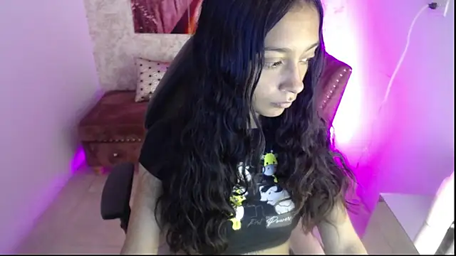 Snapshot of Aylanny_m chatting on January 16, 2:21 pm Aylanny m online show from January 16, 2:21 pm