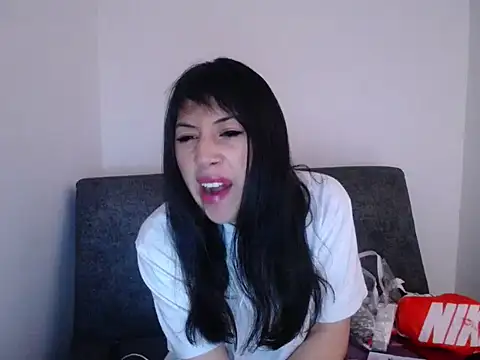 Snapshot of luisa_homes chatting on January 5, 6:00 pm luisa homes online show from January 5, 6:00 pm