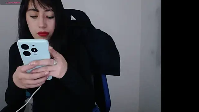 Snapshot of luisa_homes chatting on March 3, 10:15 pm luisa homes online show from March 3, 10:15 pm