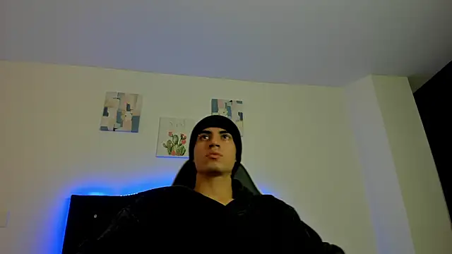 Snapshot of eren_jeager chatting on February 22, 1:18 am eren jeager online show from February 22, 1:18 am