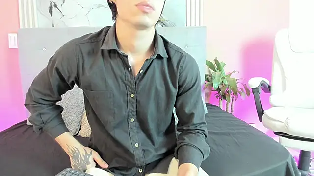 Snapshot of eren_jeager chatting on February 24, 1:14 am eren jeager online show from February 24, 1:14 am