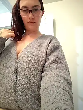 LaylaLucis online show from April 29, 4:38 am