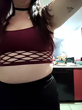 Snapshot of LaylaLucis chatting on July 19, 6:28 am LaylaLucis online show from July 19, 6:28 am