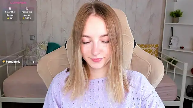 Shy Polly online show from March 5, 12:06 am