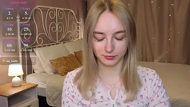 Snapshot of Shy_Polly chatting on May 20, 12:06 am Shy Polly online show from May 20, 12:06 am